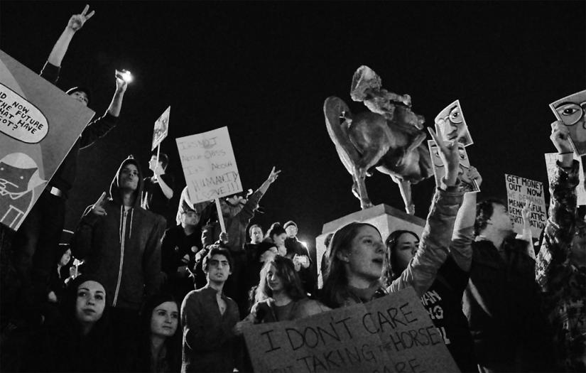 Defiant Occupy Chicago protesters were arrested after refusing to leave Grant Park